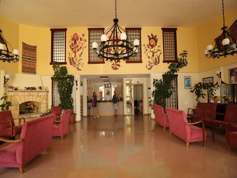 Mavruka Hotel